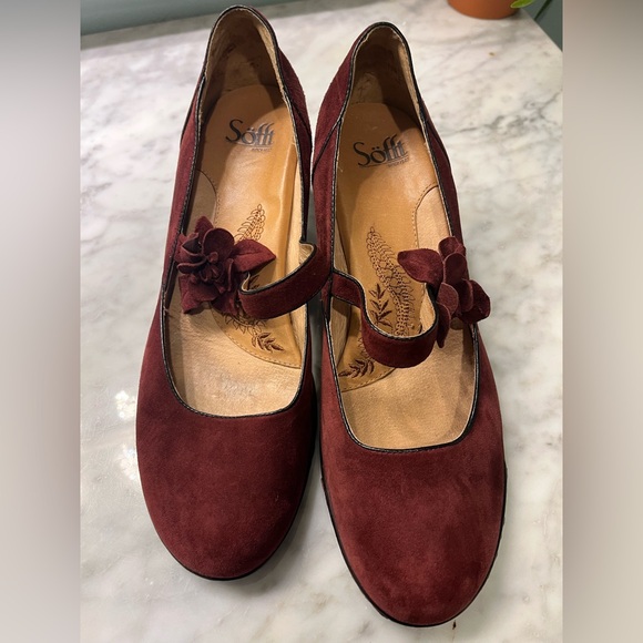 Sofft Burgundy Mary Jane Heels - Picture 1 of 9